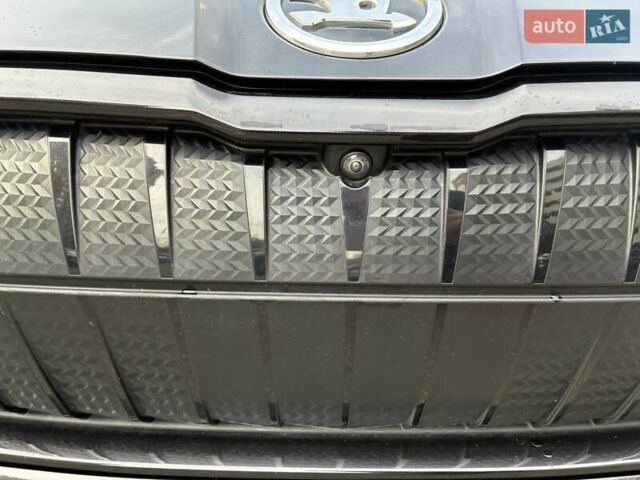 Черный Шкода Enyaq iV, объемом двигателя 0 л и пробегом 144 тыс. км за 26999 $, фото 59 на Automoto.ua