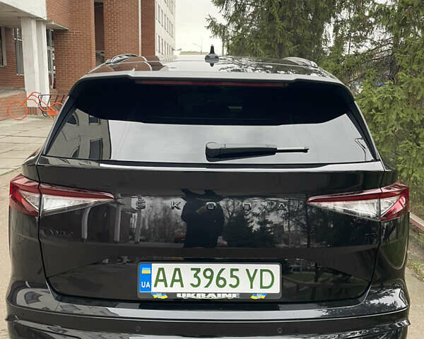 Черный Шкода Enyaq iV, объемом двигателя 0 л и пробегом 28 тыс. км за 38900 $, фото 5 на Automoto.ua