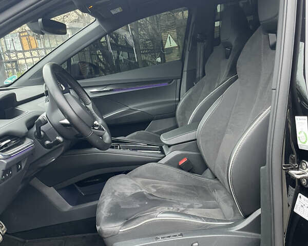 Черный Шкода Enyaq iV, объемом двигателя 0 л и пробегом 28 тыс. км за 38900 $, фото 6 на Automoto.ua