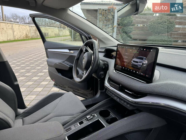 Черный Шкода Enyaq iV, объемом двигателя 0 л и пробегом 10 тыс. км за 33900 $, фото 41 на Automoto.ua