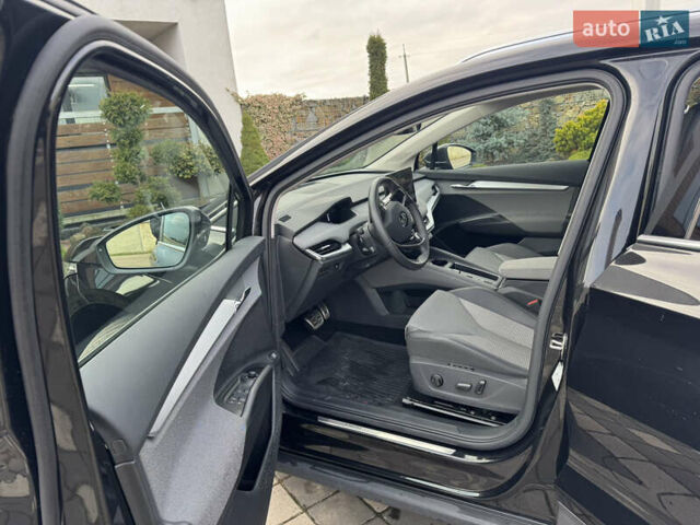 Черный Шкода Enyaq iV, объемом двигателя 0 л и пробегом 10 тыс. км за 33900 $, фото 7 на Automoto.ua