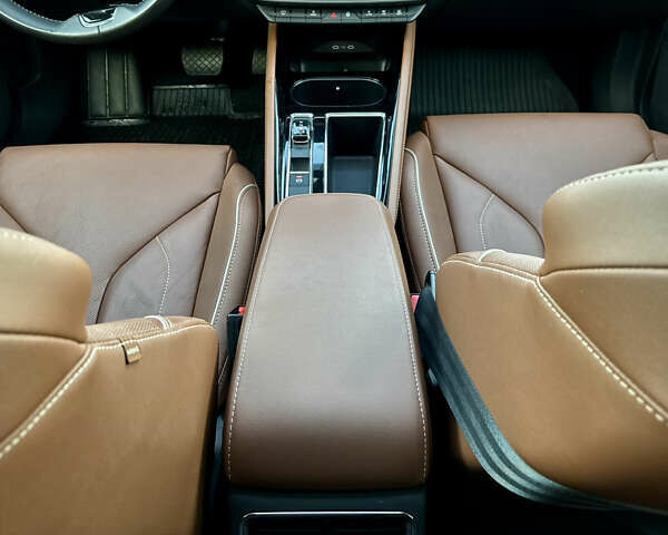 Красный Шкода Enyaq iV, объемом двигателя 0 л и пробегом 35 тыс. км за 23995 $, фото 79 на Automoto.ua