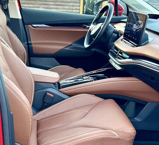 Красный Шкода Enyaq iV, объемом двигателя 0 л и пробегом 35 тыс. км за 23995 $, фото 97 на Automoto.ua