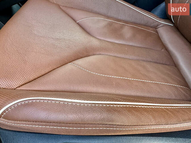 Красный Шкода Enyaq iV, объемом двигателя 0 л и пробегом 35 тыс. км за 23995 $, фото 44 на Automoto.ua