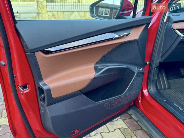 Красный Шкода Enyaq iV, объемом двигателя 0 л и пробегом 35 тыс. км за 23995 $, фото 41 на Automoto.ua