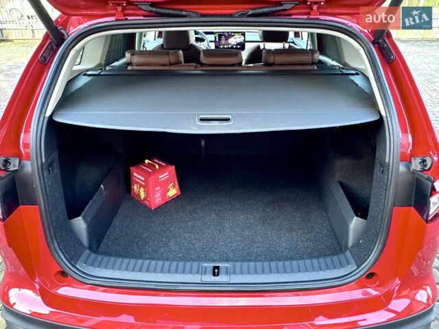 Красный Шкода Enyaq iV, объемом двигателя 0 л и пробегом 35 тыс. км за 23995 $, фото 145 на Automoto.ua