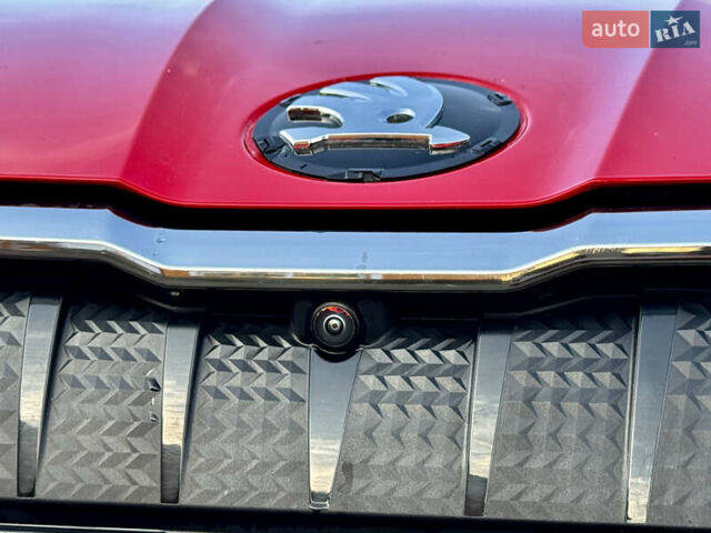 Красный Шкода Enyaq iV, объемом двигателя 0 л и пробегом 35 тыс. км за 23995 $, фото 8 на Automoto.ua