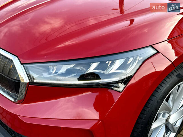 Красный Шкода Enyaq iV, объемом двигателя 0 л и пробегом 35 тыс. км за 23995 $, фото 103 на Automoto.ua