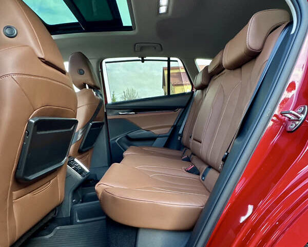 Красный Шкода Enyaq iV, объемом двигателя 0 л и пробегом 35 тыс. км за 23995 $, фото 61 на Automoto.ua