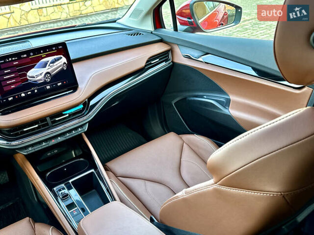 Красный Шкода Enyaq iV, объемом двигателя 0 л и пробегом 35 тыс. км за 23995 $, фото 76 на Automoto.ua