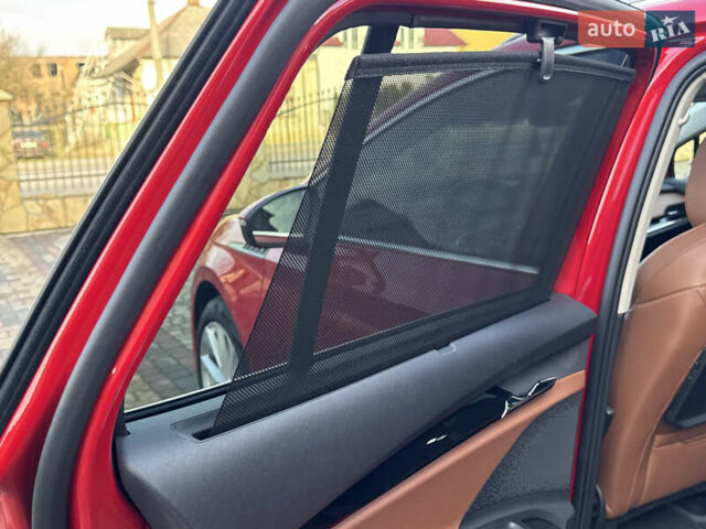 Красный Шкода Enyaq iV, объемом двигателя 0 л и пробегом 35 тыс. км за 23995 $, фото 58 на Automoto.ua