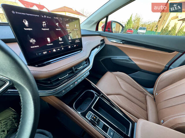 Красный Шкода Enyaq iV, объемом двигателя 0 л и пробегом 35 тыс. км за 23995 $, фото 119 на Automoto.ua