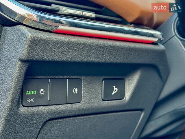 Красный Шкода Enyaq iV, объемом двигателя 0 л и пробегом 35 тыс. км за 23995 $, фото 49 на Automoto.ua