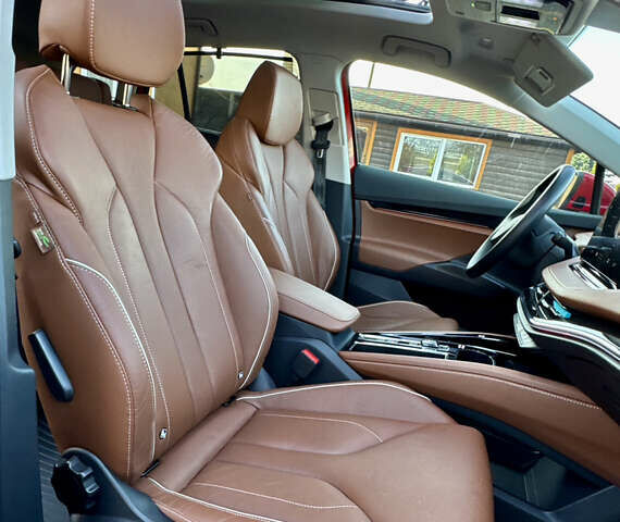 Красный Шкода Enyaq iV, объемом двигателя 0 л и пробегом 35 тыс. км за 23995 $, фото 91 на Automoto.ua