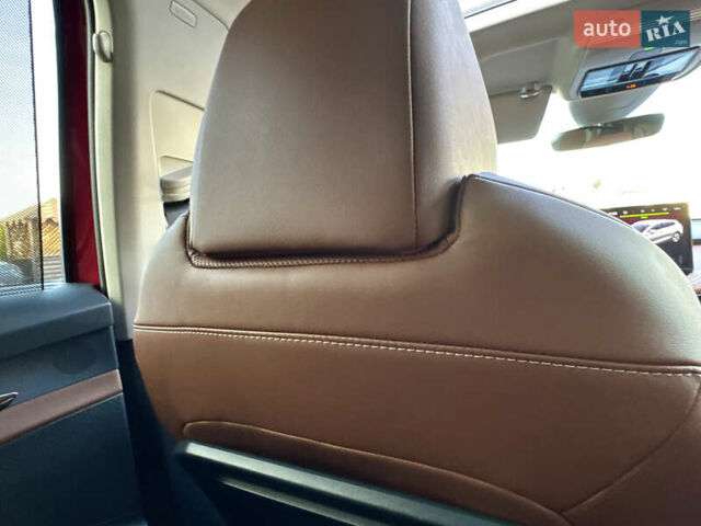 Красный Шкода Enyaq iV, объемом двигателя 0 л и пробегом 35 тыс. км за 23995 $, фото 84 на Automoto.ua