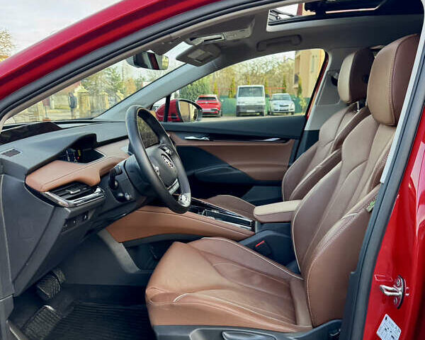 Красный Шкода Enyaq iV, объемом двигателя 0 л и пробегом 35 тыс. км за 23995 $, фото 160 на Automoto.ua