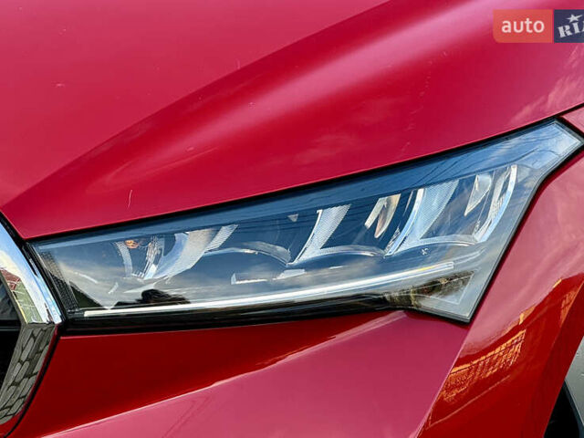 Красный Шкода Enyaq iV, объемом двигателя 0 л и пробегом 35 тыс. км за 23995 $, фото 153 на Automoto.ua