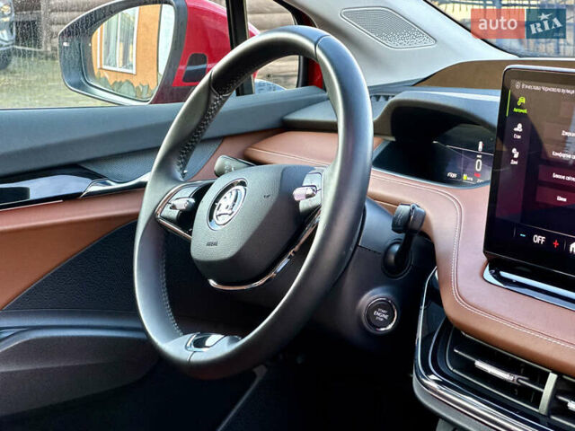 Красный Шкода Enyaq iV, объемом двигателя 0 л и пробегом 35 тыс. км за 23995 $, фото 99 на Automoto.ua