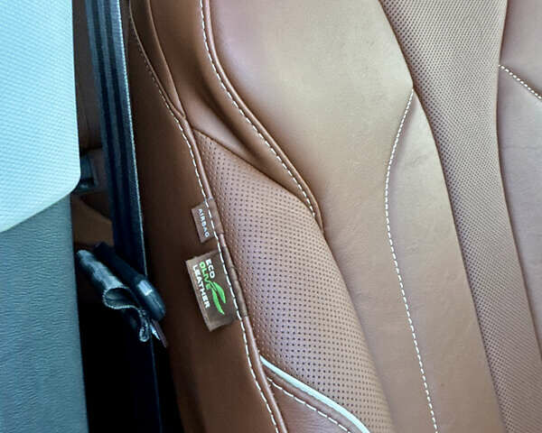 Красный Шкода Enyaq iV, объемом двигателя 0 л и пробегом 35 тыс. км за 23995 $, фото 106 на Automoto.ua