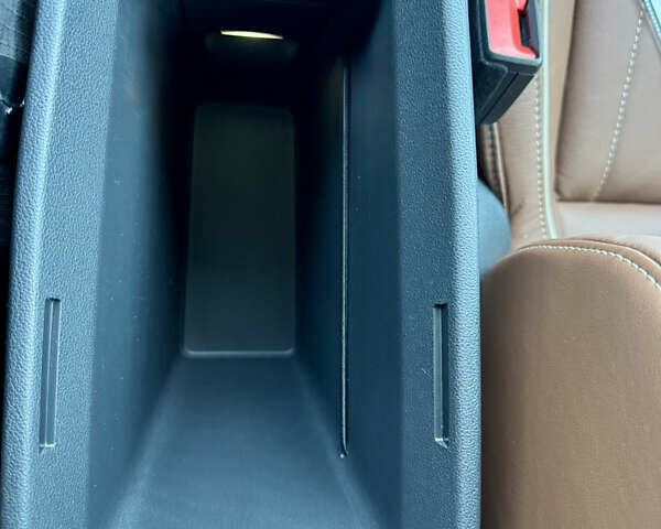 Красный Шкода Enyaq iV, объемом двигателя 0 л и пробегом 35 тыс. км за 23995 $, фото 117 на Automoto.ua