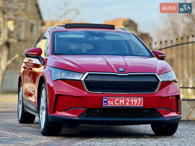Красный Шкода Enyaq iV, объемом двигателя 0 л и пробегом 35 тыс. км за 23995 $, фото 2 на Automoto.ua
