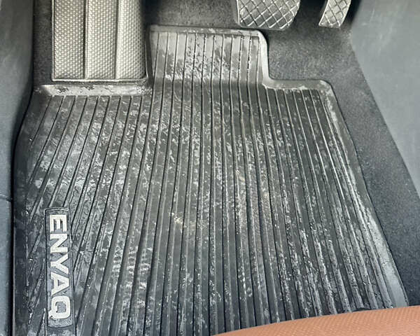 Красный Шкода Enyaq iV, объемом двигателя 0 л и пробегом 35 тыс. км за 23995 $, фото 150 на Automoto.ua