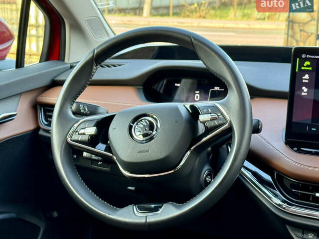 Красный Шкода Enyaq iV, объемом двигателя 0 л и пробегом 35 тыс. км за 23995 $, фото 80 на Automoto.ua