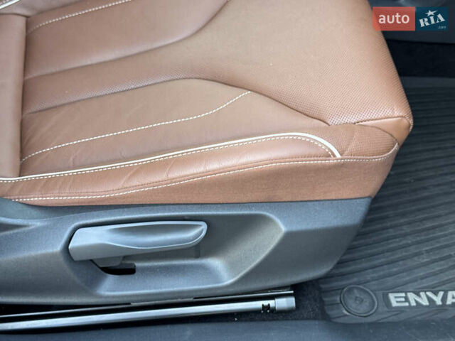 Красный Шкода Enyaq iV, объемом двигателя 0 л и пробегом 35 тыс. км за 23995 $, фото 95 на Automoto.ua