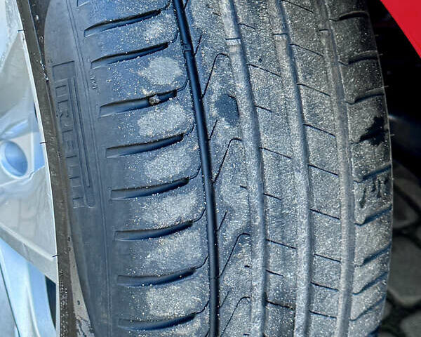 Красный Шкода Enyaq iV, объемом двигателя 0 л и пробегом 35 тыс. км за 23995 $, фото 11 на Automoto.ua