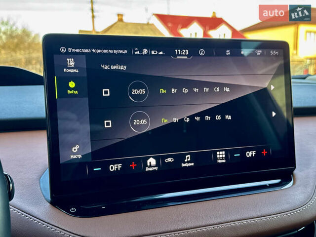 Красный Шкода Enyaq iV, объемом двигателя 0 л и пробегом 35 тыс. км за 23995 $, фото 140 на Automoto.ua