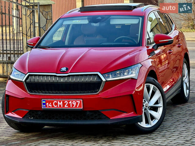 Красный Шкода Enyaq iV, объемом двигателя 0 л и пробегом 35 тыс. км за 23995 $, фото 6 на Automoto.ua