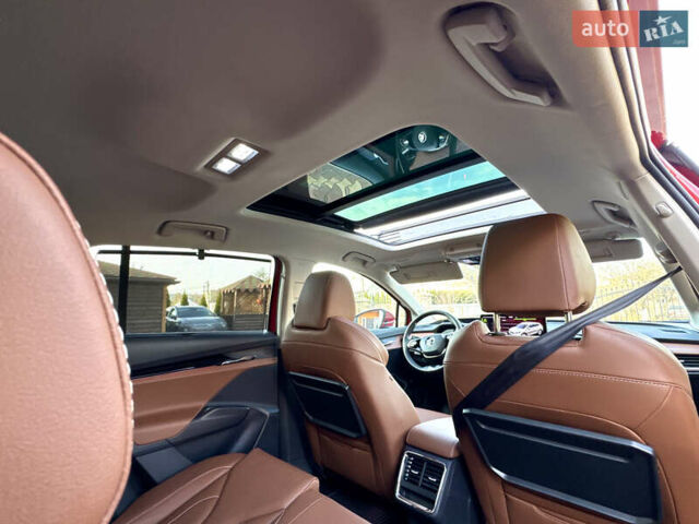 Красный Шкода Enyaq iV, объемом двигателя 0 л и пробегом 35 тыс. км за 23995 $, фото 90 на Automoto.ua