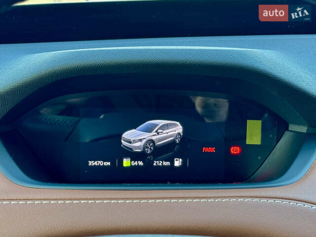 Красный Шкода Enyaq iV, объемом двигателя 0 л и пробегом 35 тыс. км за 23995 $, фото 122 на Automoto.ua