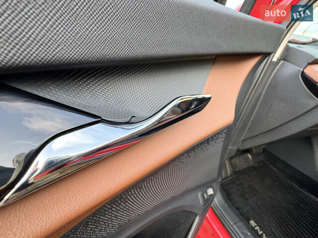 Красный Шкода Enyaq iV, объемом двигателя 0 л и пробегом 35 тыс. км за 23995 $, фото 48 на Automoto.ua