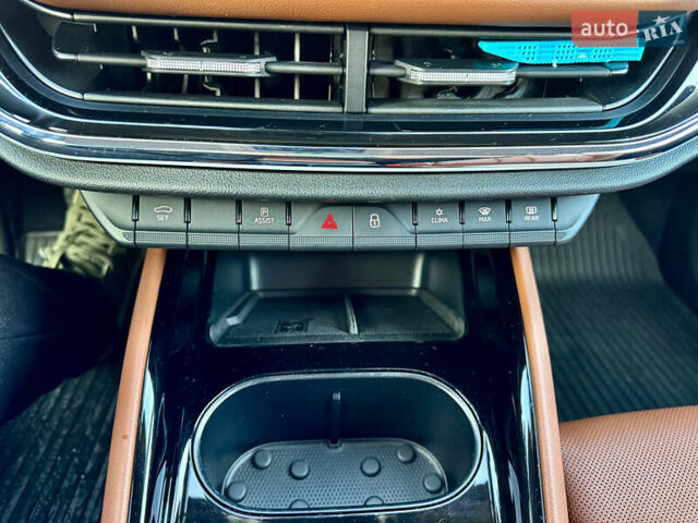 Красный Шкода Enyaq iV, объемом двигателя 0 л и пробегом 35 тыс. км за 23995 $, фото 114 на Automoto.ua