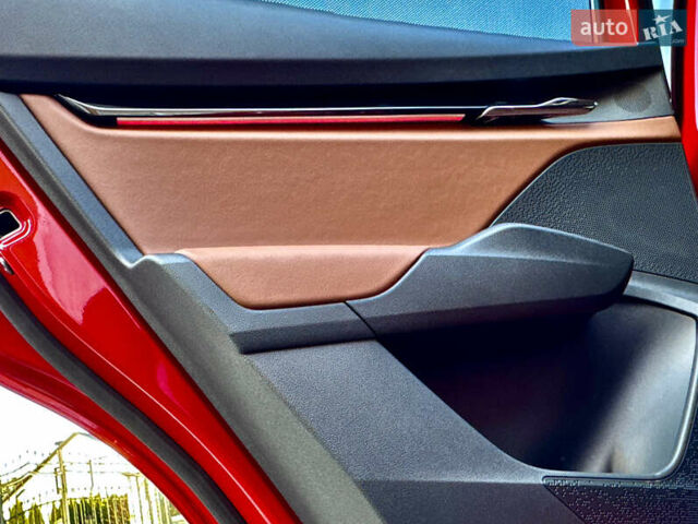 Красный Шкода Enyaq iV, объемом двигателя 0 л и пробегом 35 тыс. км за 23995 $, фото 59 на Automoto.ua