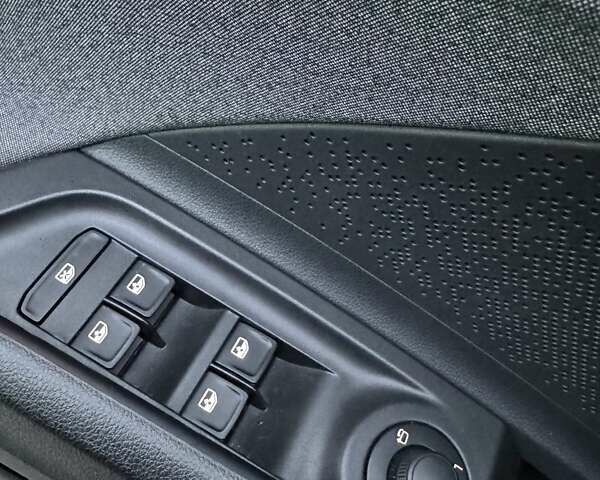 Шкода Enyaq iV, объемом двигателя 0 л и пробегом 52 тыс. км за 27500 $, фото 36 на Automoto.ua