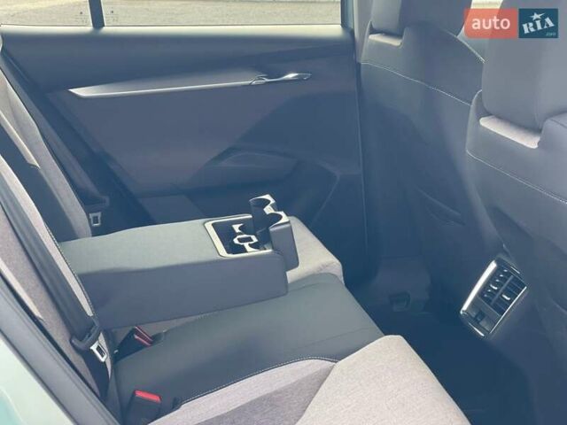 Серый Шкода Enyaq iV, объемом двигателя 0 л и пробегом 34 тыс. км за 22990 $, фото 41 на Automoto.ua