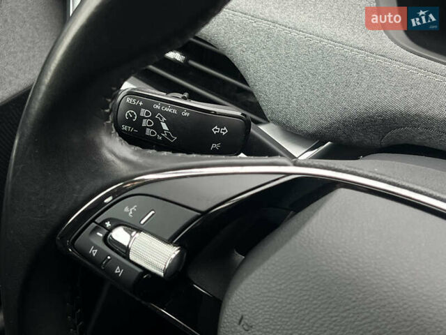 Серый Шкода Enyaq iV, объемом двигателя 0 л и пробегом 65 тыс. км за 22000 $, фото 50 на Automoto.ua