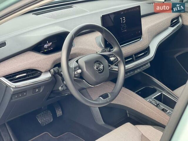 Серый Шкода Enyaq iV, объемом двигателя 0 л и пробегом 34 тыс. км за 22990 $, фото 25 на Automoto.ua