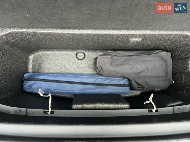 Серый Шкода Enyaq iV, объемом двигателя 0 л и пробегом 65 тыс. км за 22000 $, фото 37 на Automoto.ua