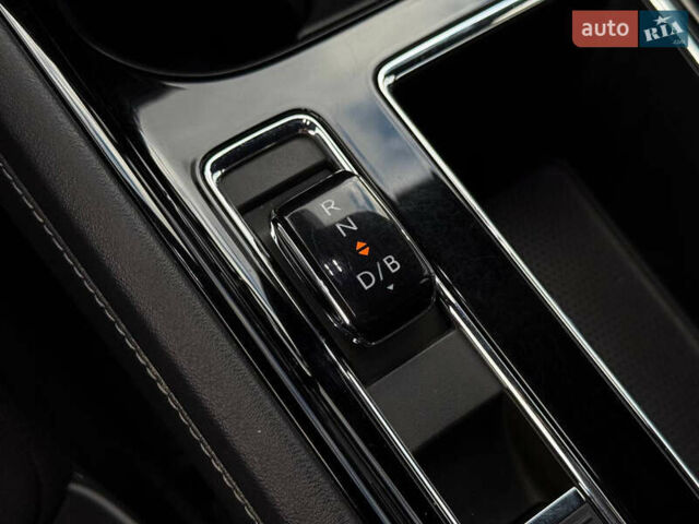 Серый Шкода Enyaq iV, объемом двигателя 0 л и пробегом 99 тыс. км за 26500 $, фото 48 на Automoto.ua