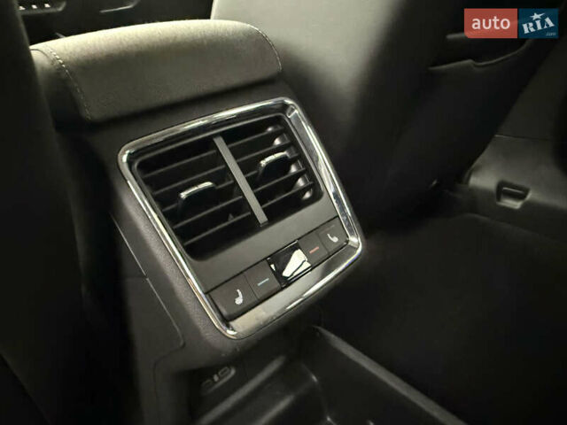 Серый Шкода Enyaq iV, объемом двигателя 0 л и пробегом 190 тыс. км за 21600 $, фото 69 на Automoto.ua