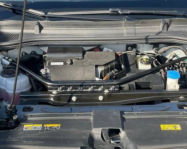 Серый Шкода Enyaq iV, объемом двигателя 0 л и пробегом 118 тыс. км за 21499 $, фото 24 на Automoto.ua