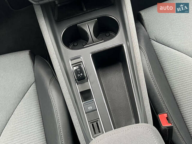 Серый Шкода Enyaq iV, объемом двигателя 0 л и пробегом 65 тыс. км за 22000 $, фото 55 на Automoto.ua