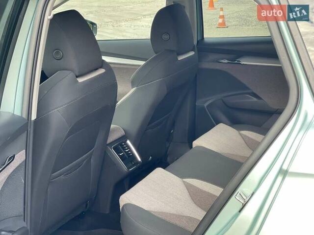 Серый Шкода Enyaq iV, объемом двигателя 0 л и пробегом 34 тыс. км за 22990 $, фото 47 на Automoto.ua