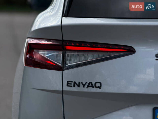 Серый Шкода Enyaq iV, объемом двигателя 0 л и пробегом 99 тыс. км за 26500 $, фото 14 на Automoto.ua