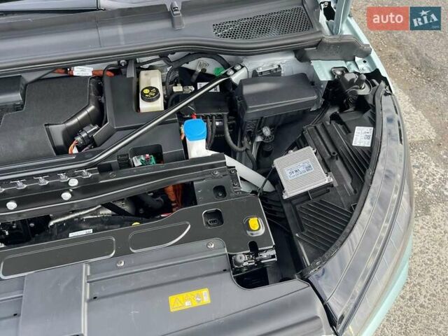 Серый Шкода Enyaq iV, объемом двигателя 0 л и пробегом 34 тыс. км за 22990 $, фото 52 на Automoto.ua