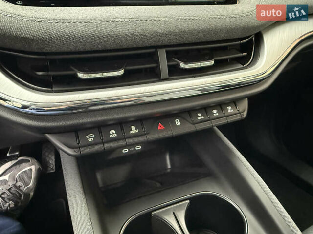 Серый Шкода Enyaq iV, объемом двигателя 0 л и пробегом 190 тыс. км за 21600 $, фото 60 на Automoto.ua