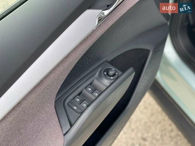 Серый Шкода Enyaq iV, объемом двигателя 0 л и пробегом 34 тыс. км за 22990 $, фото 18 на Automoto.ua